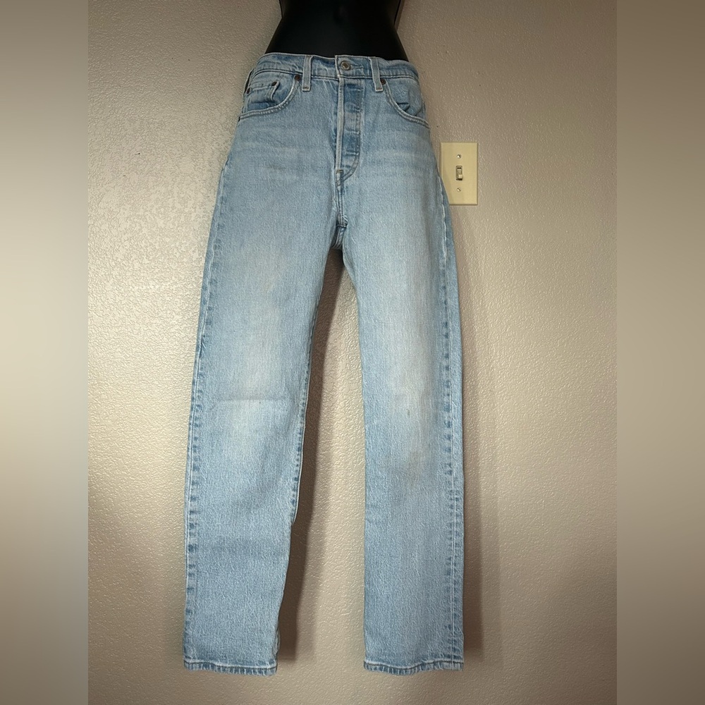 Levi's 501 Men's Jeans Light Wash Straight Fit Classic Sz 26 x 30